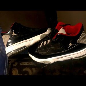 Air Jordan - Max Aura 2’s